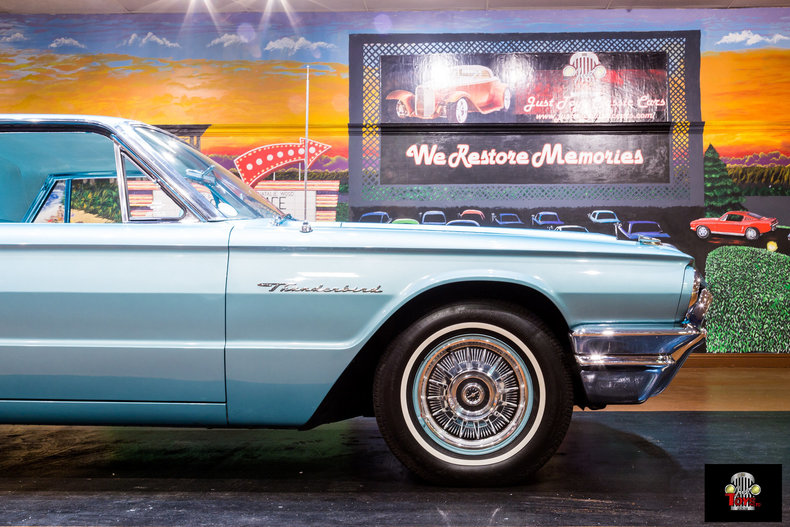 1964 Ford Thunderbird