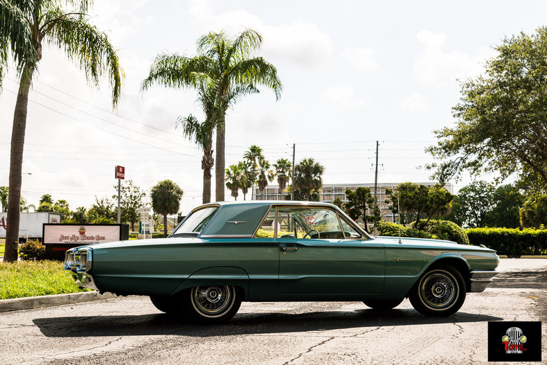 1964 Ford Thunderbird
