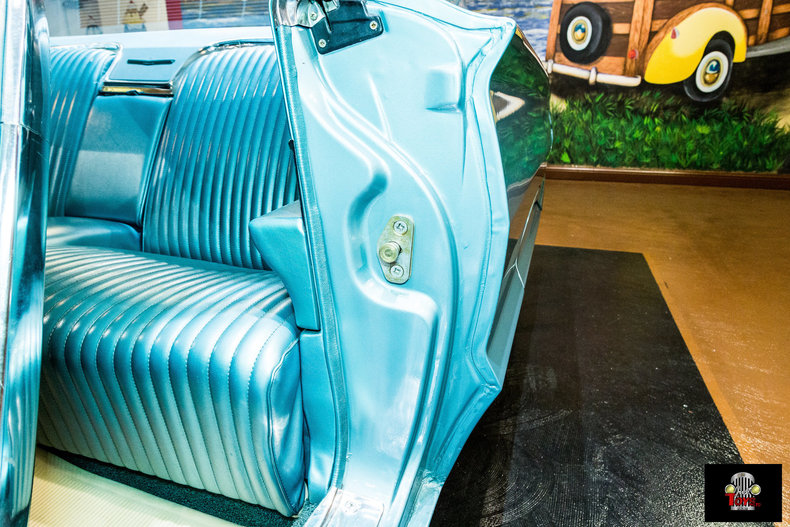 1964 Ford Thunderbird