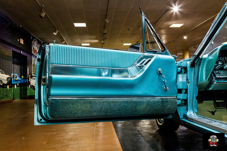1964 Ford Thunderbird