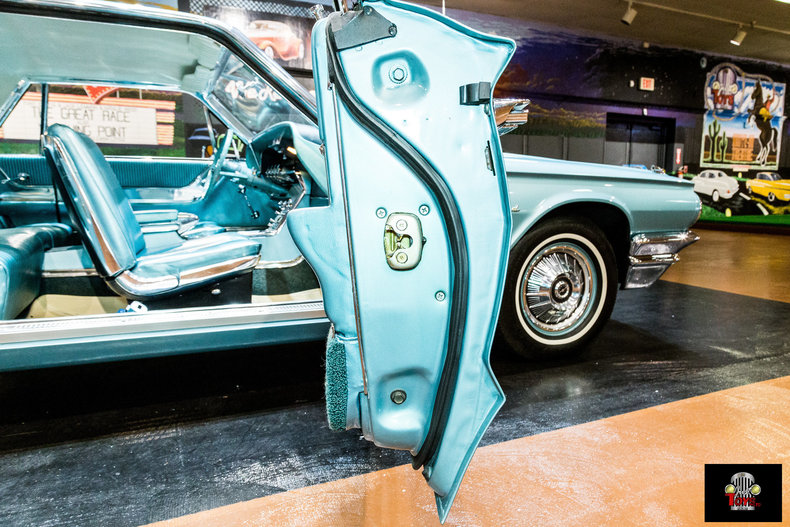 1964 Ford Thunderbird