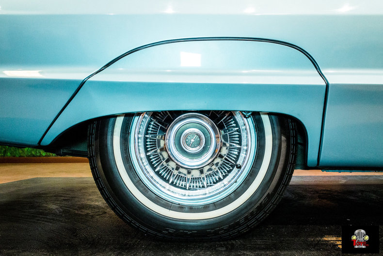 1964 Ford Thunderbird