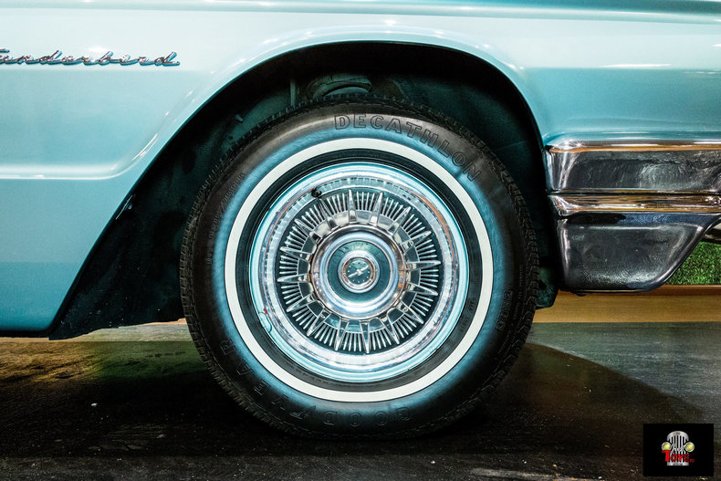 1964 Ford Thunderbird