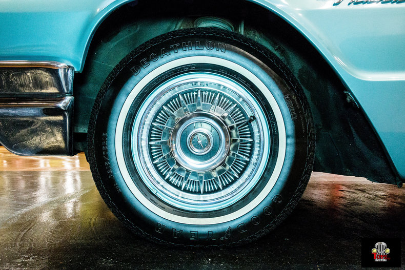 1964 Ford Thunderbird
