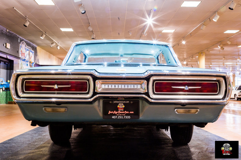 1964 Ford Thunderbird