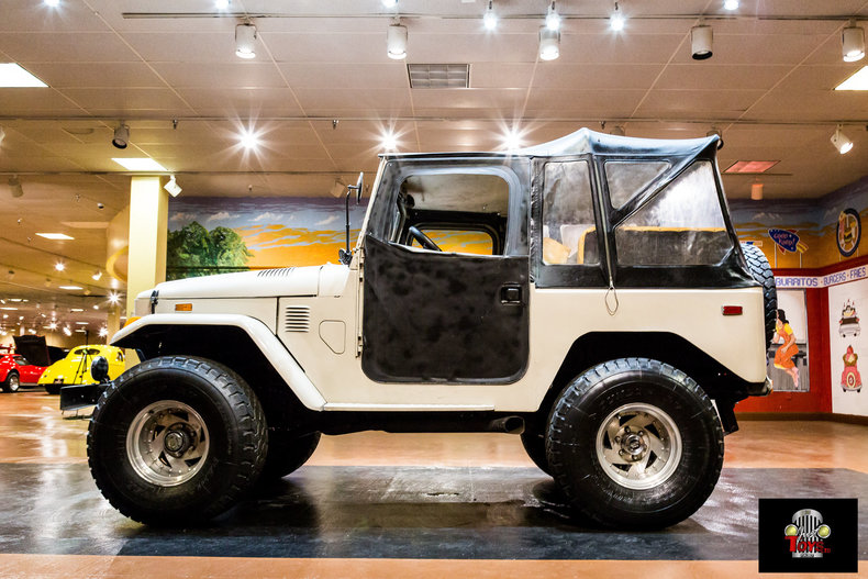 1974 Toyota FJ40
