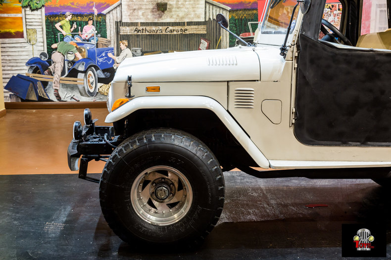 1974 Toyota FJ40