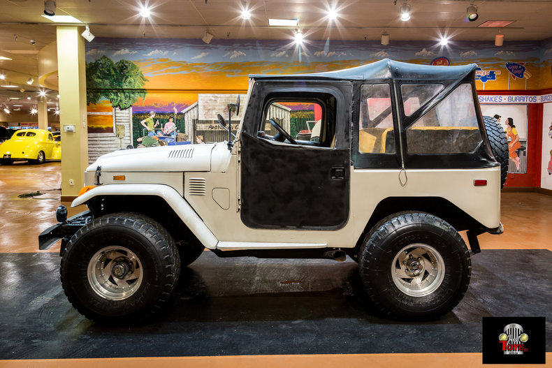 1974 Toyota FJ40