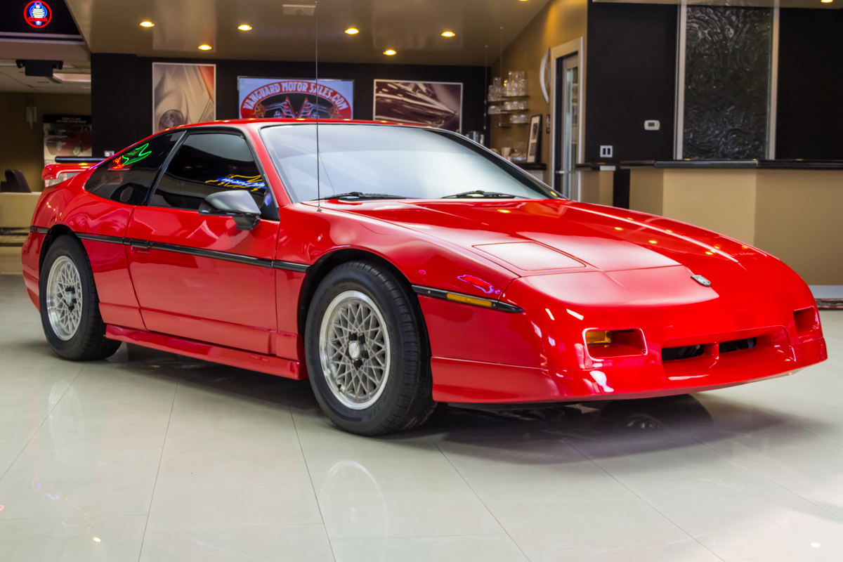 262532 1988 fiero red 934316