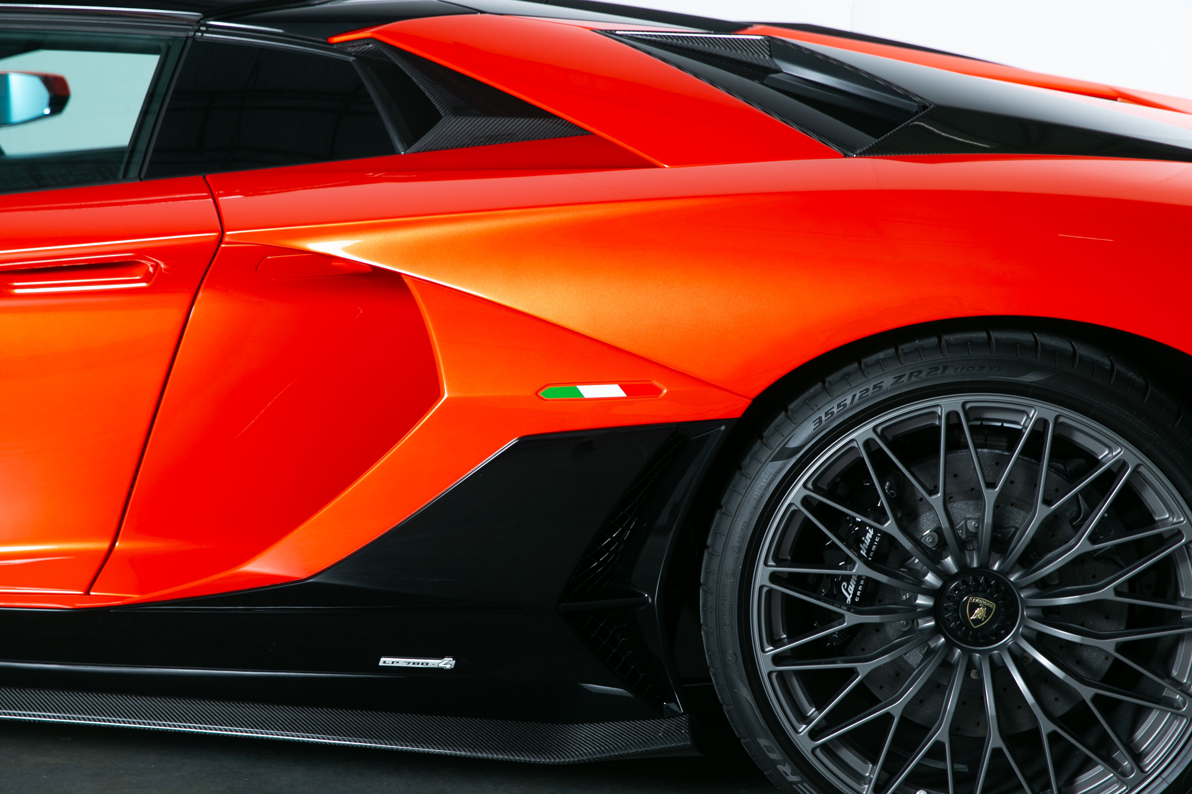 2022 Lamborghini  Aventador Roadster LP 780-4 - V Fine Motorcars