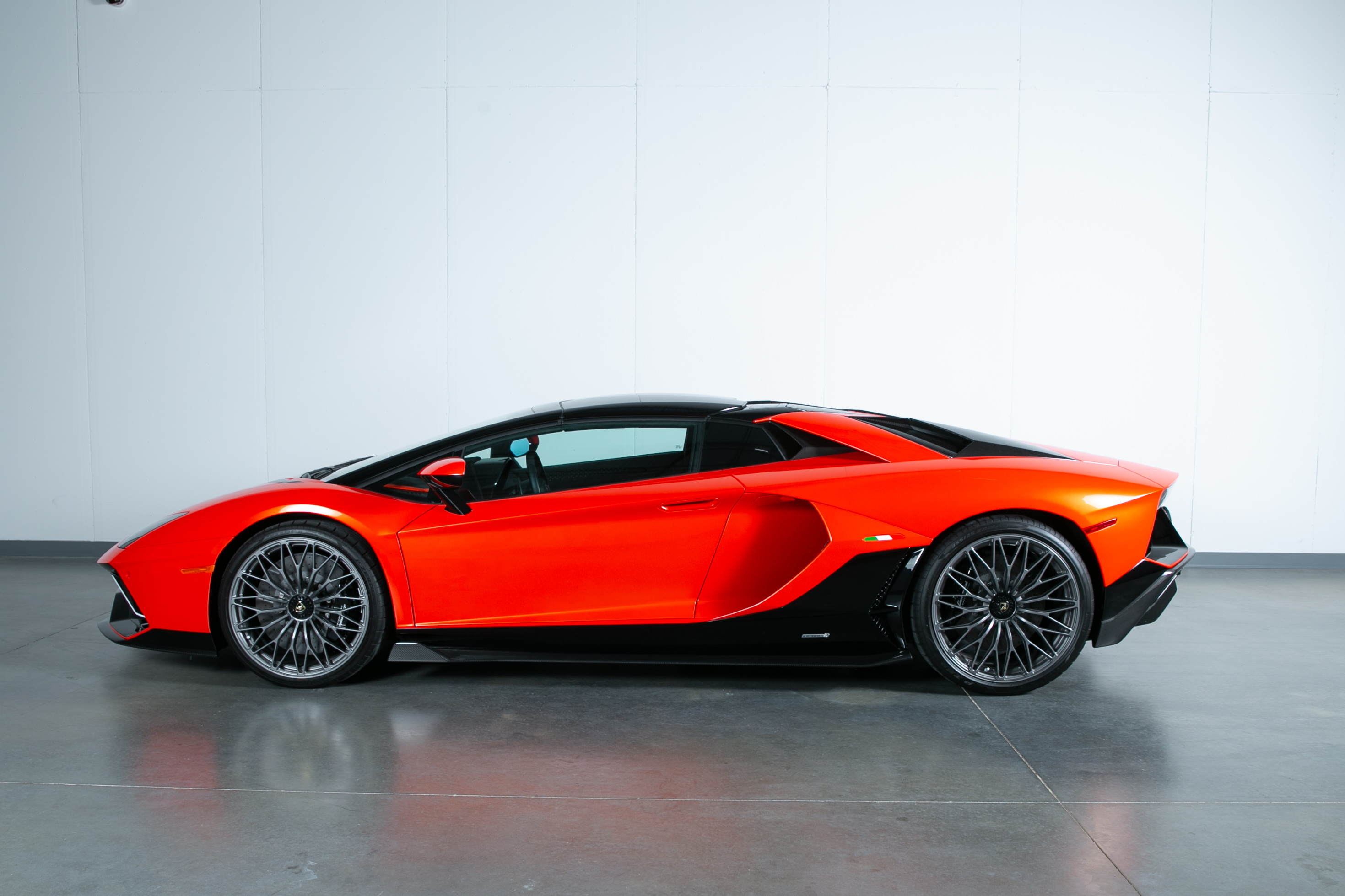 2022 Lamborghini  Aventador Roadster LP 780-4 - V Fine Motorcars