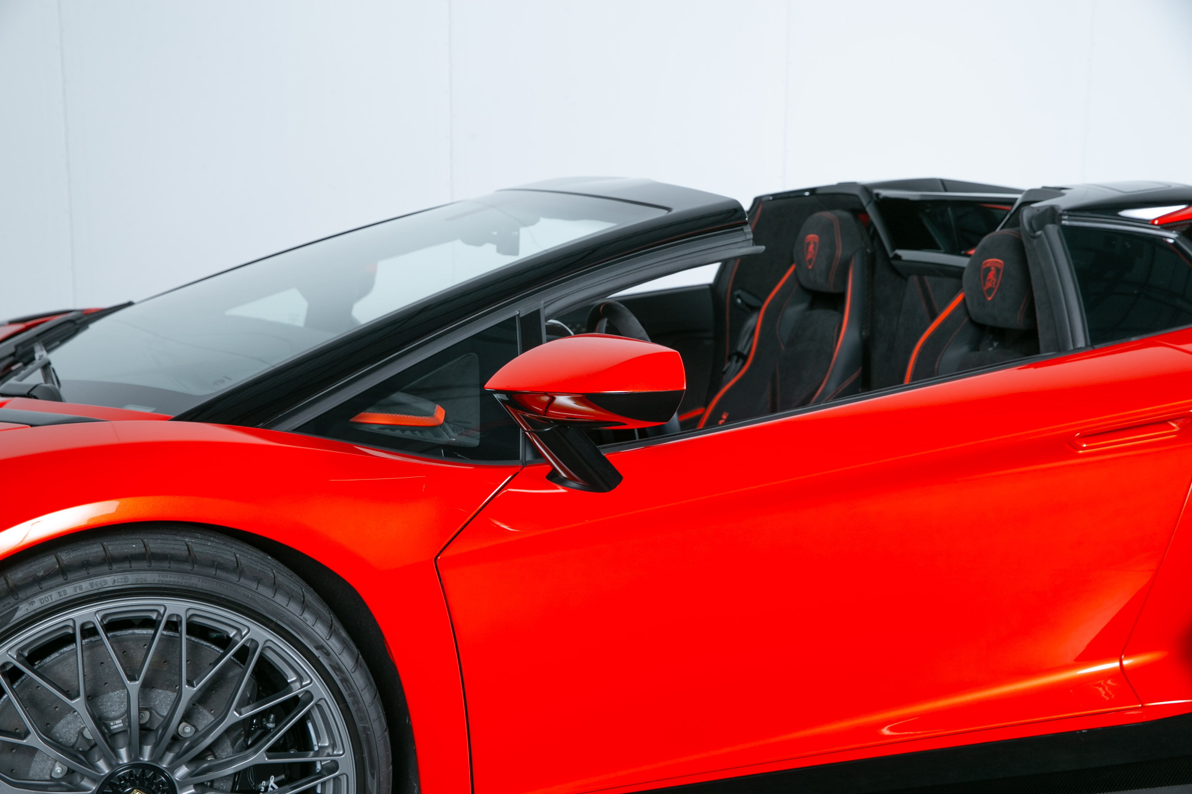 2022 Lamborghini  Aventador Roadster LP 780-4 - V Fine Motorcars