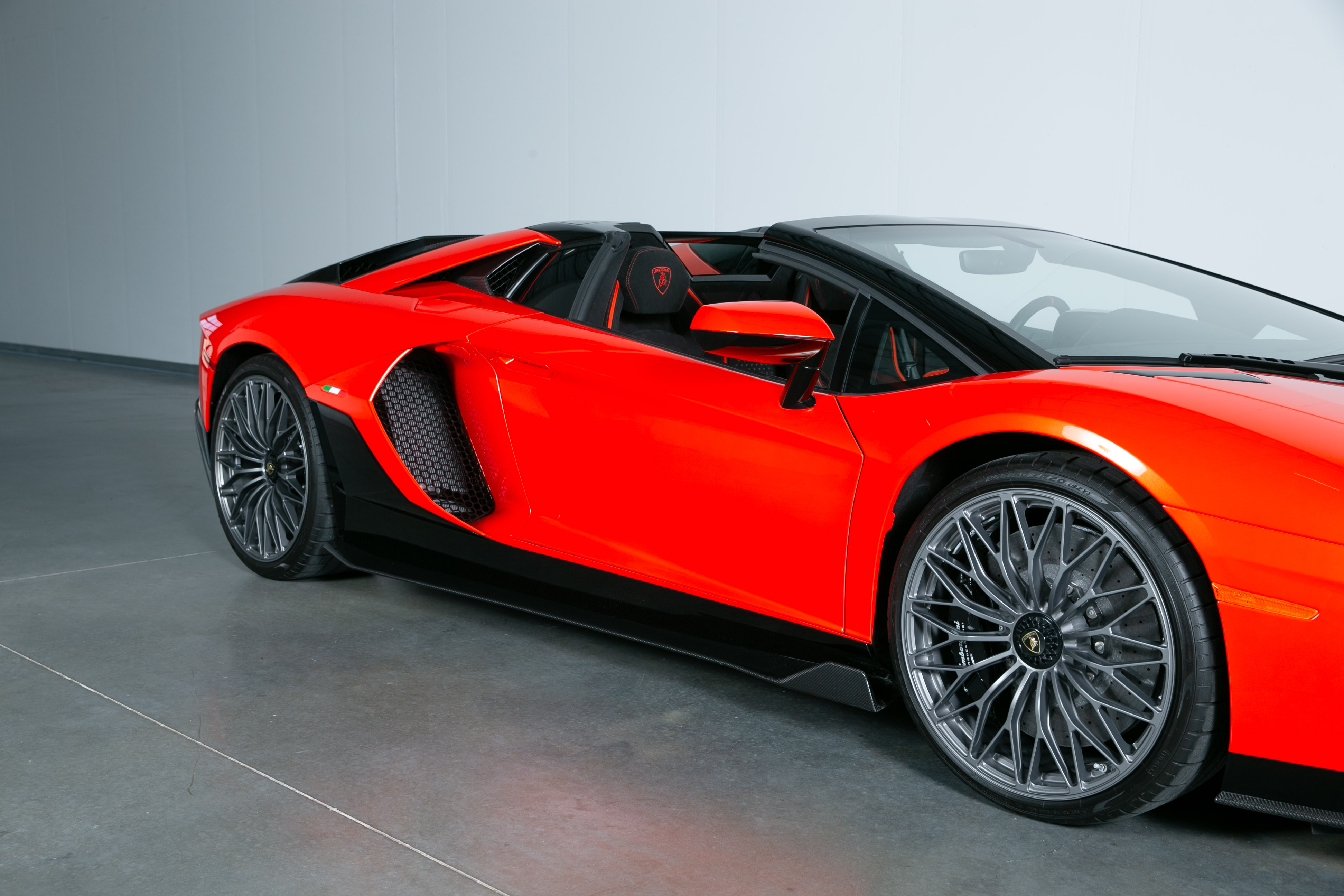 2022 Lamborghini  Aventador Roadster LP 780-4 - V Fine Motorcars