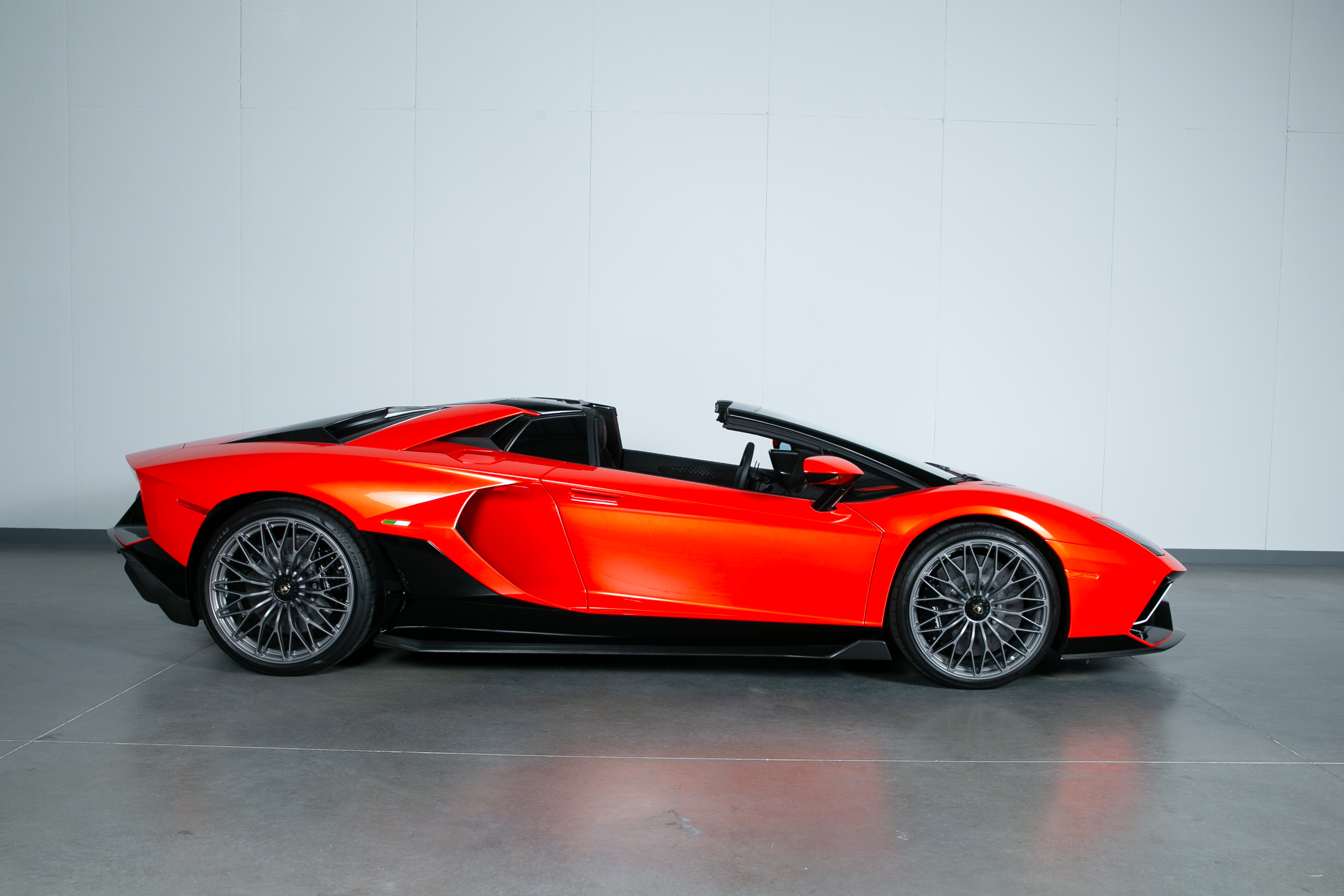 2022 Lamborghini  Aventador Roadster LP 780-4 - V Fine Motorcars