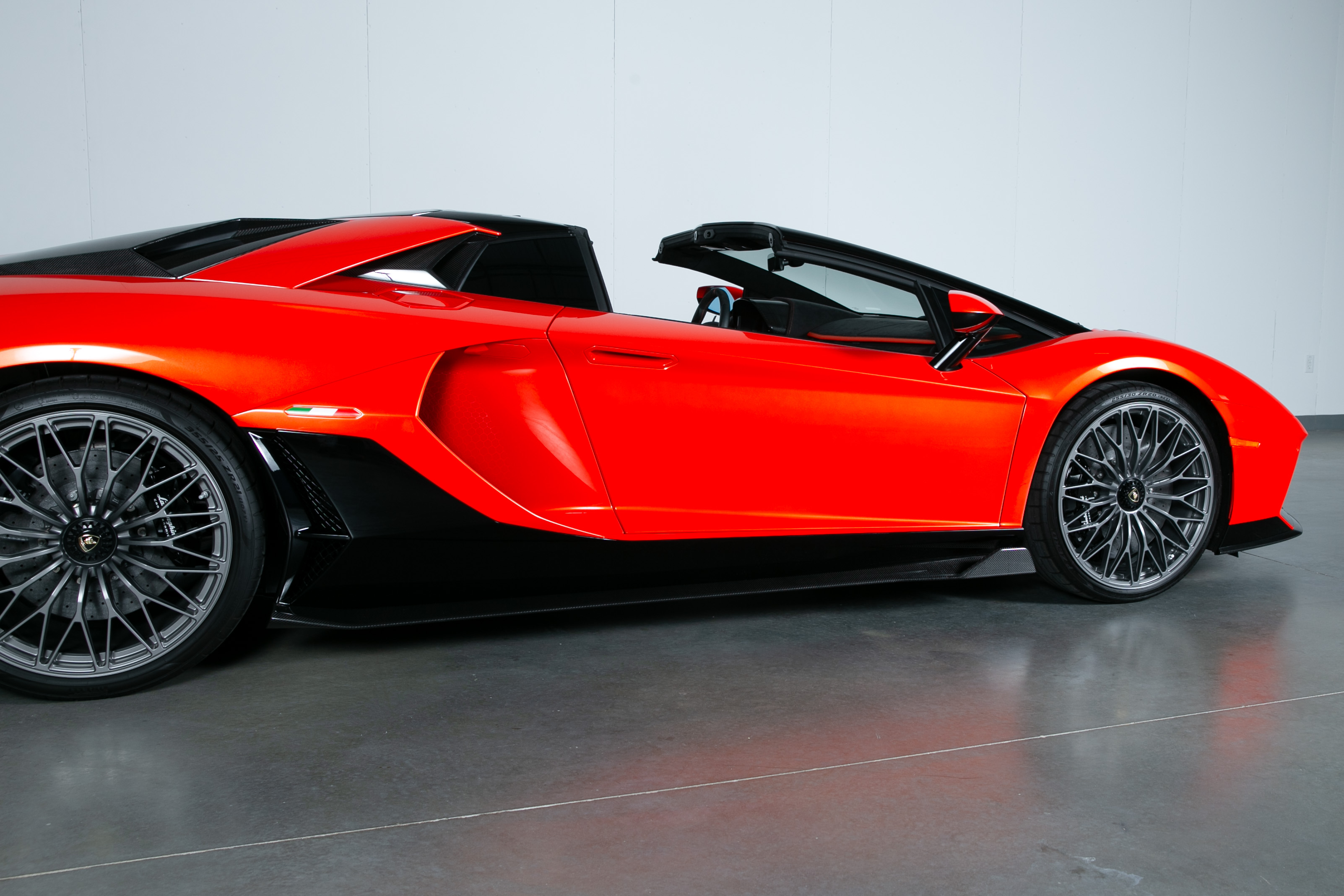 2022 Lamborghini  Aventador Roadster LP 780-4 - V Fine Motorcars
