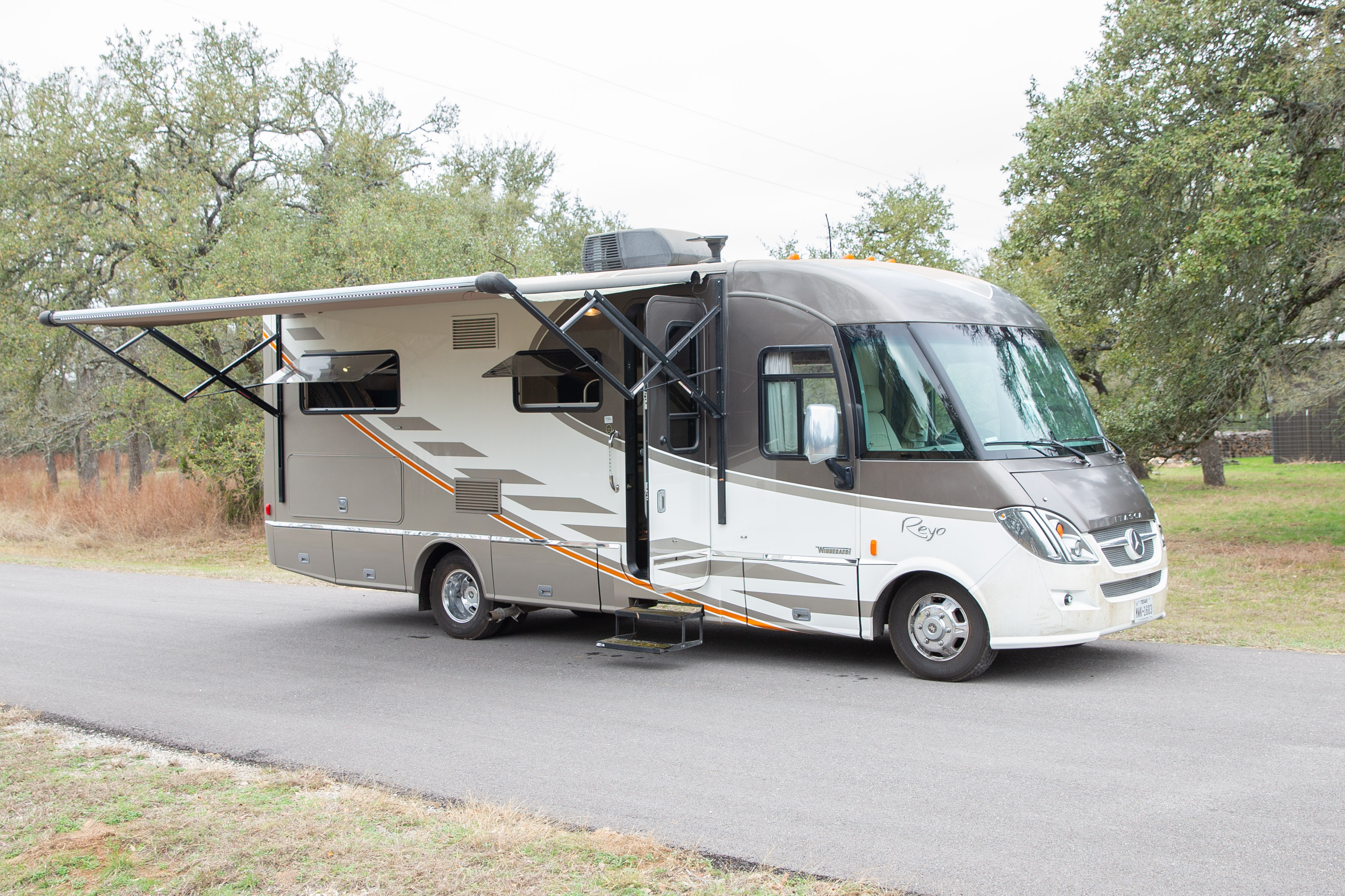 2016 ITASCA Rayo 25T Winnebago  - V Fine Motorcars