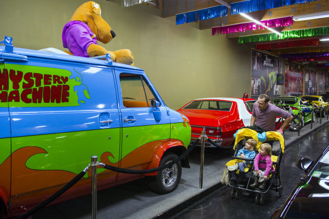 354922b1c934e2 hd 1976 gmc mystery machine