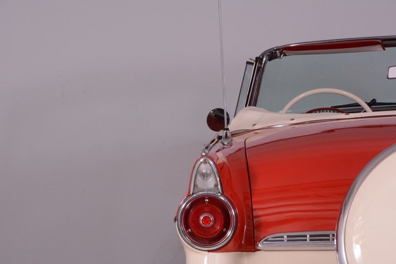 1955 Ford Sunliner