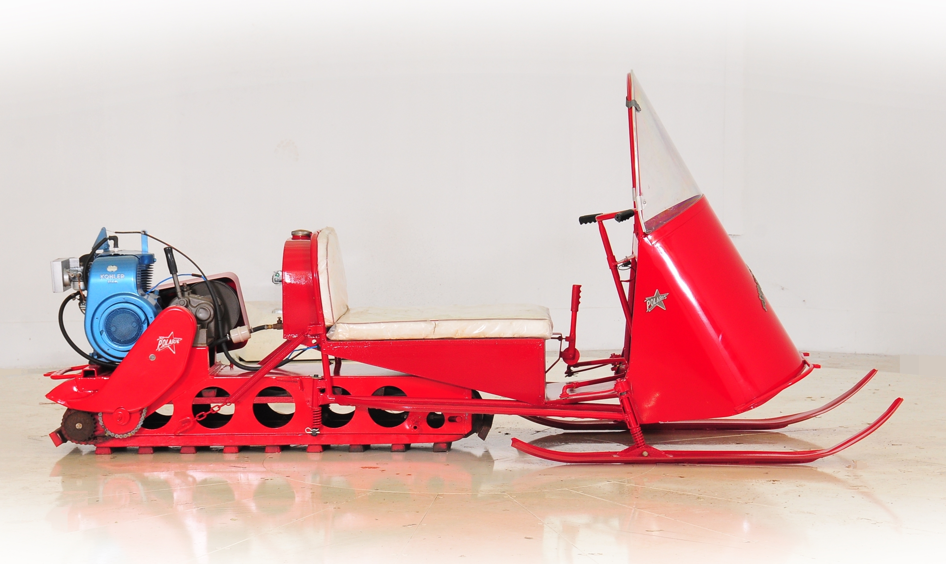 204731 snowmobile2 026x