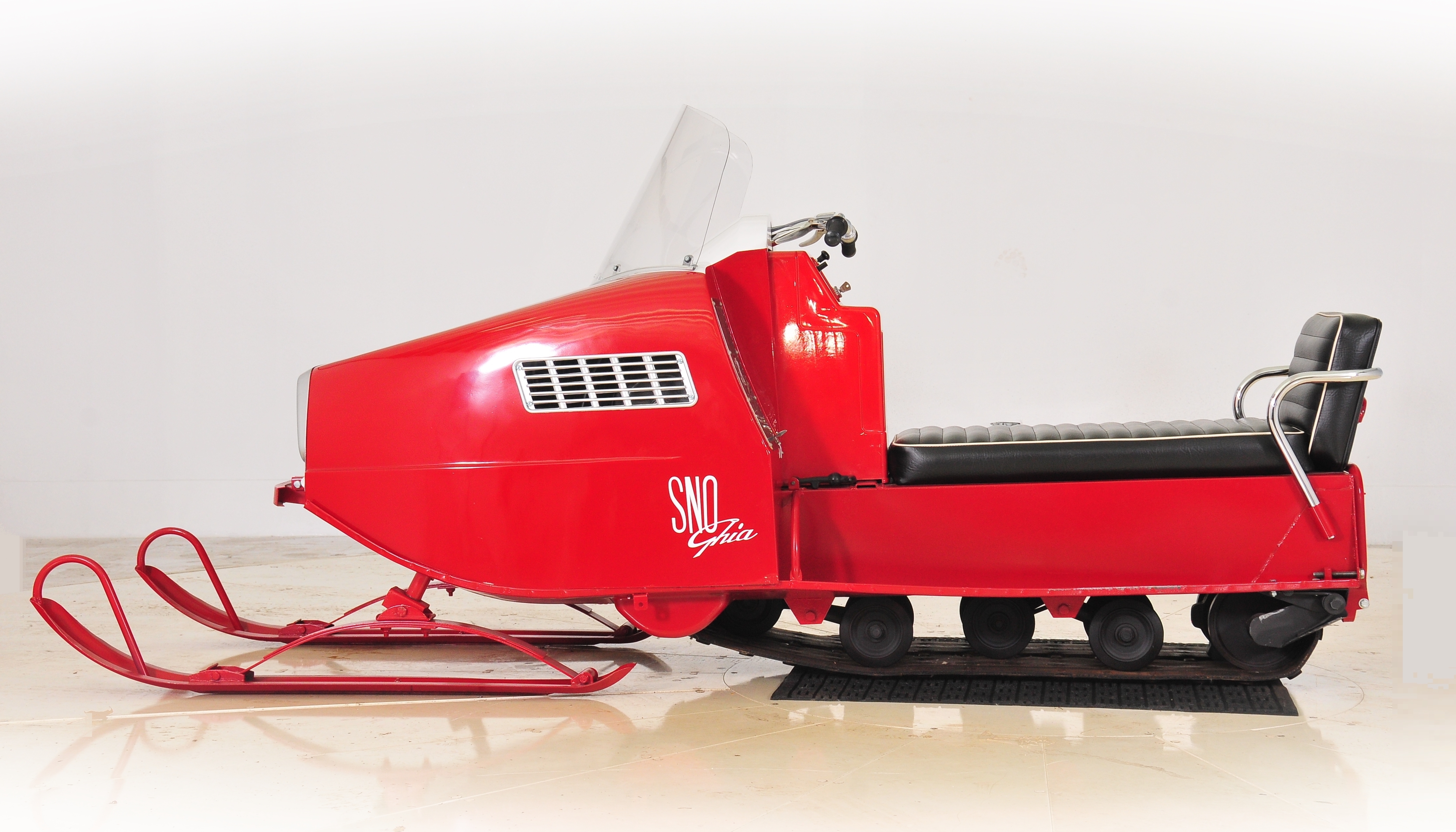 204726 snowmobile 184x