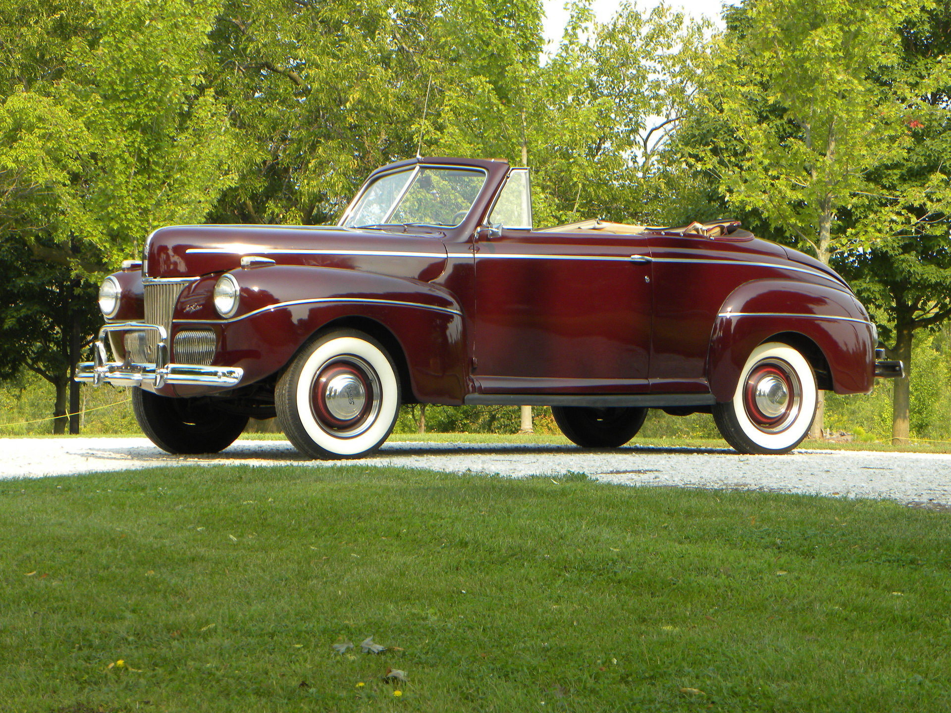 1941 Ford Super Deluxe Volo Auto Museum
