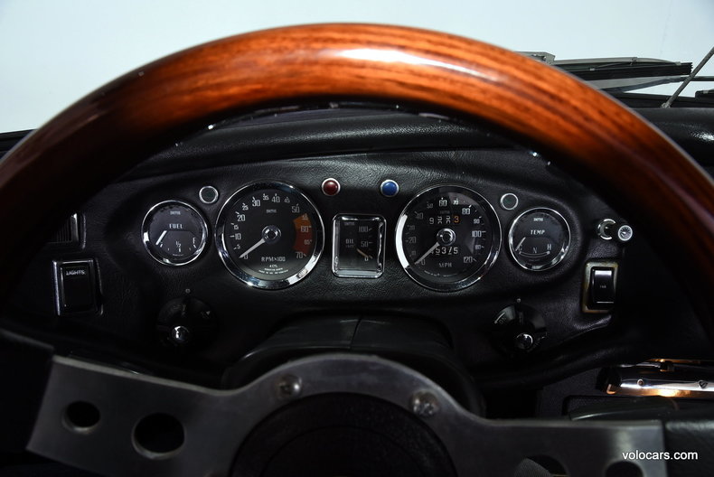 339226c52c3c25 low res 1972 mg mgb
