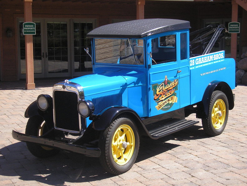 1928 Graham Bros Tow Truck Volo Auto Museum