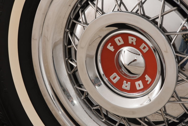 1955 Ford Thunderbird