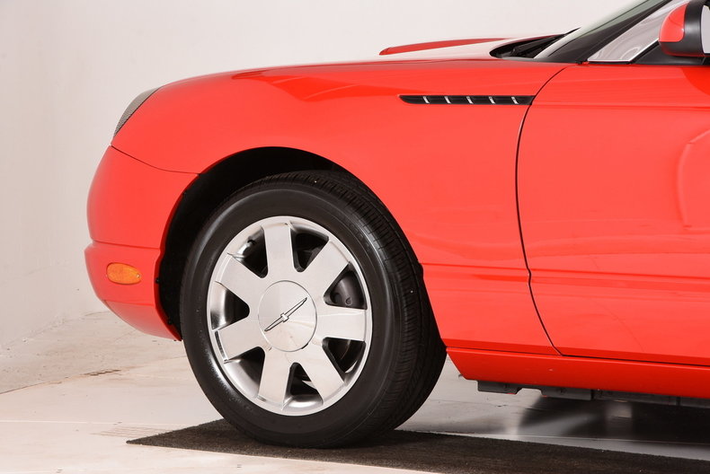 2002 Ford Thunderbird